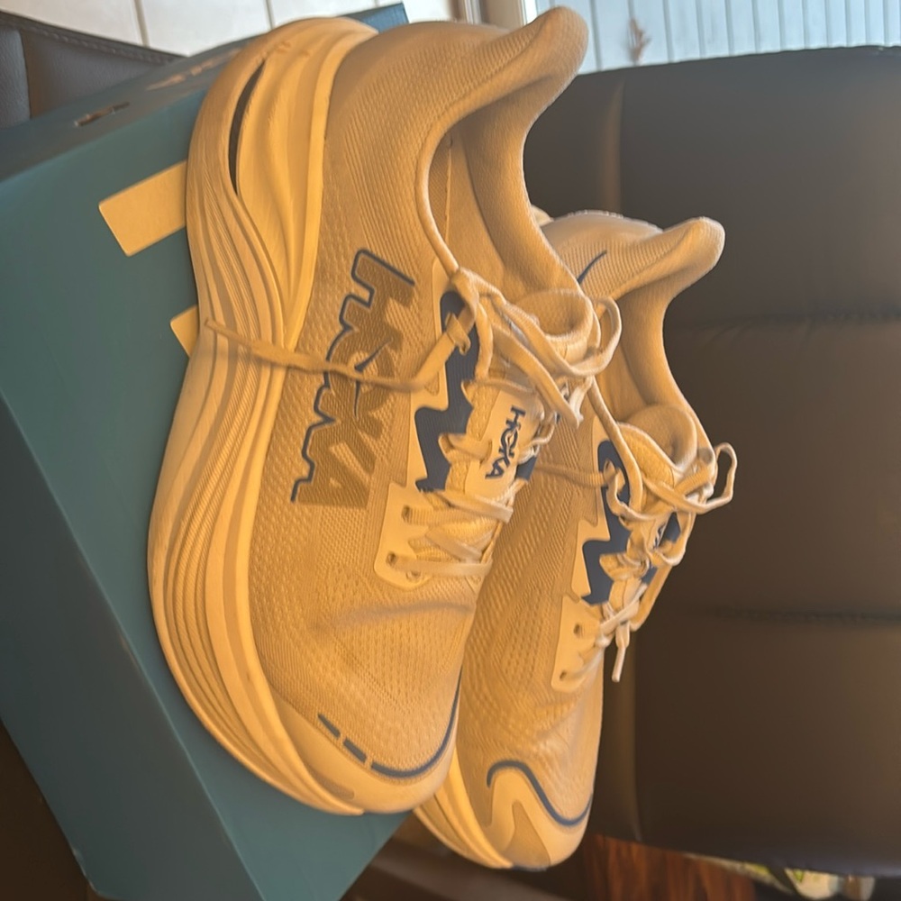 Men’s Hoka Skyward X, size 11 , lightly used, comes with original box.
